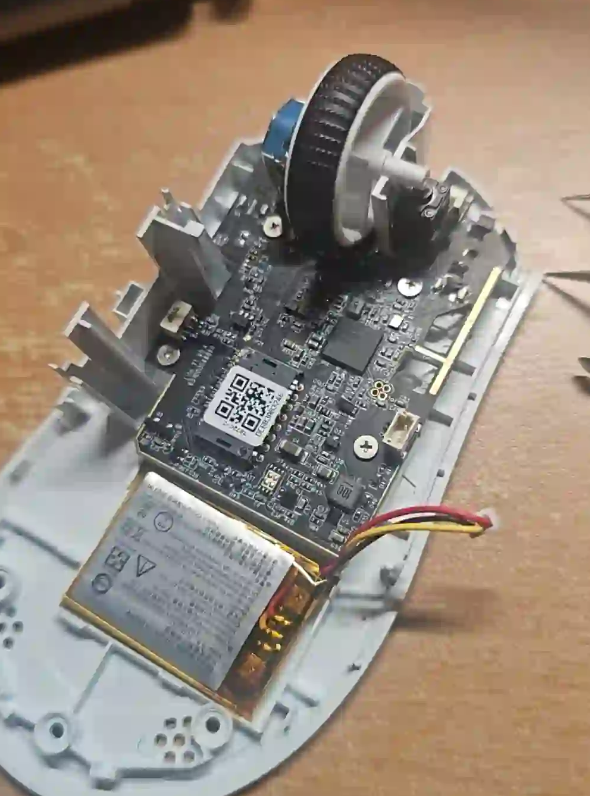 雷蛇 V3 Pro 鼠标滚轮回滚怎么修?(回滚乱跳/上下反向)雷雀快修教你排查